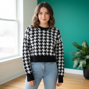 Forever 21 Monochrome Patterned Knit